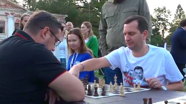 Сотни профессиональных шахматистов и любителей встретились в усадьбе Гребнево