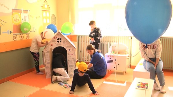 В Международный день защиты детей в детских поликлиниках Щёлковской городской больницы состоялись анимационная программа и открытие «Доброй комнаты».