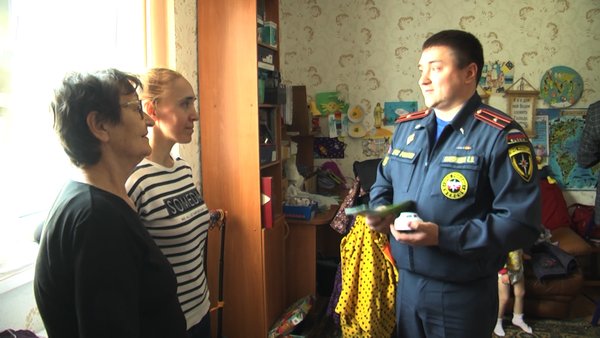 Многодетной семье, проживающей на улице Новая, установили пожарные извещатели