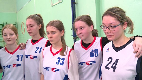 Финальные игры открытого турнира по баскетболу памяти Егоровых среди школьных команд состоялись в Щёлковской гимназии №6.