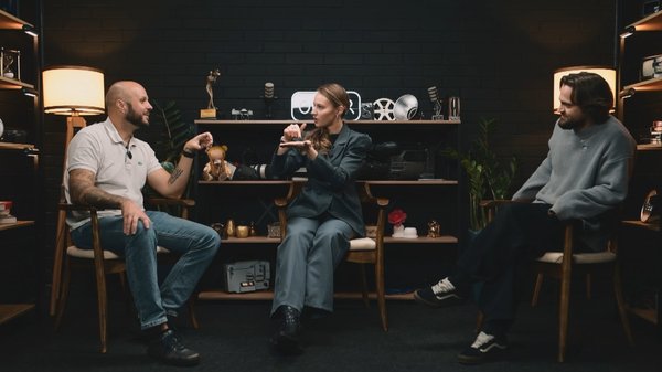 Психолог Дмитрий Полищук, свадебный организатор София Рязанова и стендап-актер Виталий Чебанов сходятся во мнении, что настоящая свадьба начинается не с бюджета, а с честного разговора двоих о том, что для них действительно важно