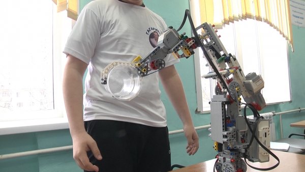Конкурс робототехники прошел в лицее №14 по инициативе щелковских активистов «Молодой Гвардии»