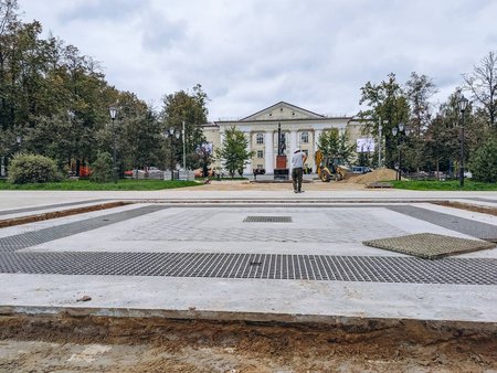 Пешеходная зона у Центрального дворца культуры преображается благодаря Народной программе партии «Единая Россия»