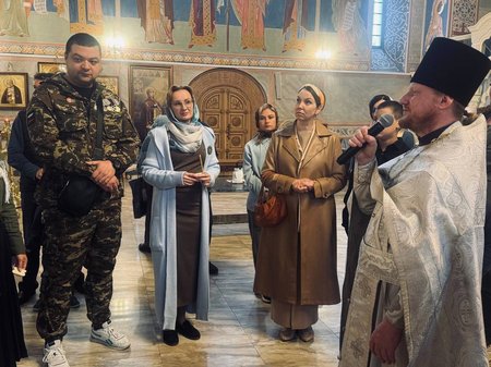 В Храме Ксении Петербургской в Медвежьих Озерах прошла Православная гостиная