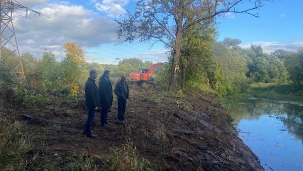 Во Фряново началась санитарная очистка Банного пруда