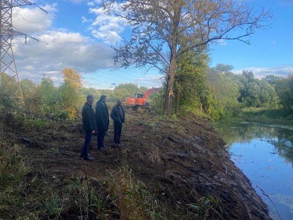 Во Фряново началась санитарная очистка Банного пруда