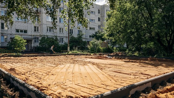 Жителей Медвежьих Озёр ждёт новое асфальтовое покрытие, детская игровая площадка, парковки и тротуар.