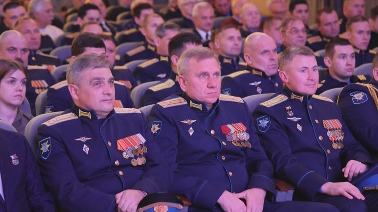 И сегодня личный состав по-прежнему находится на острие специальных мероприятий Воздушно-космических сил, в том числе в ходе специальной военной операции
