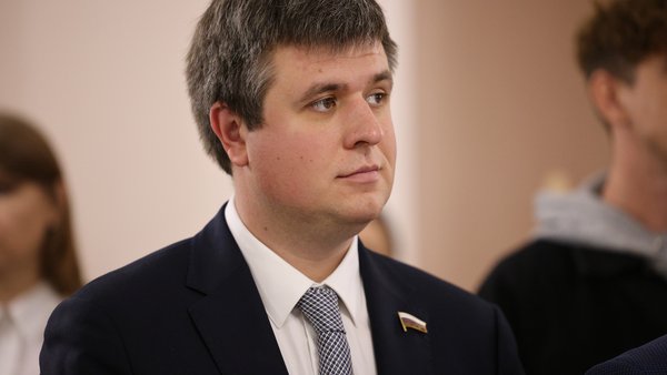 Поздравление Александра Толмачёва с Днём знаний