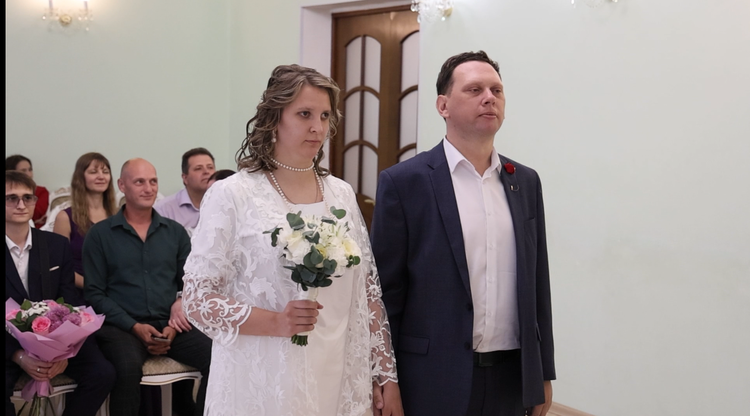 молодожёны