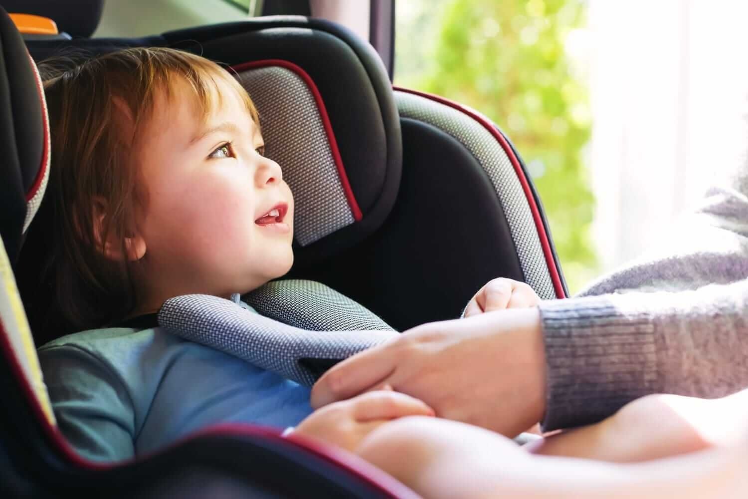 Обязан ли водитель такси иметь детское кресло в машине