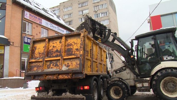 Щёлковские коммунальщики борются с последствиями обильных снегопадов