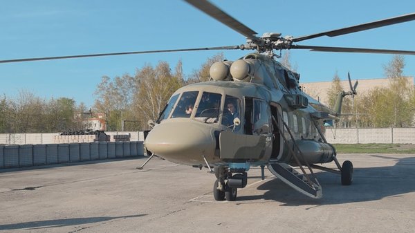 Сейчас у девушки больше тысячи летных часов. За рычагом управления чувствует себя как рыба в воде