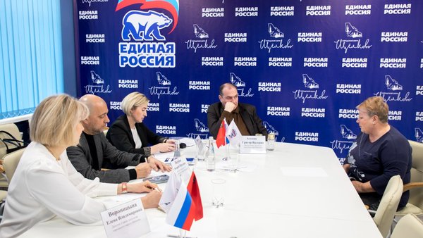 Руководитель фракции «Единая Россия» Григор Агекян провел прием жителей в Щёлкове