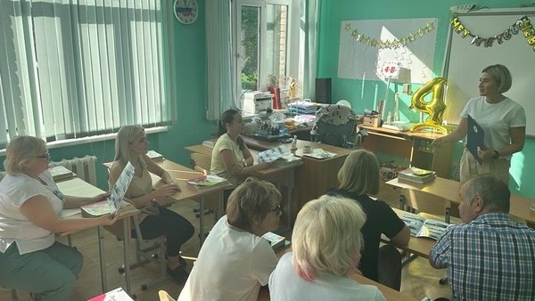Марина Баева встретилась с педагогическим коллективом