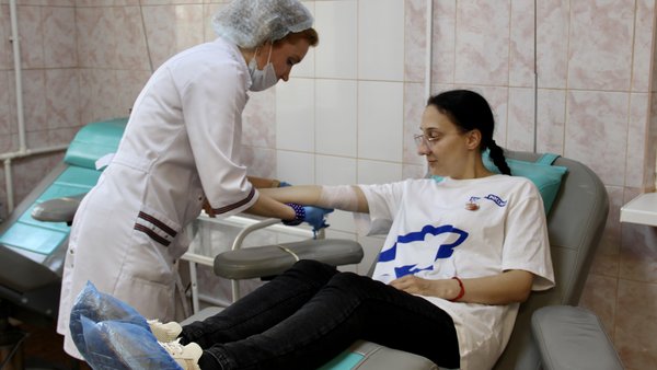 «Единая Россия» принимает участие в сдаче крови