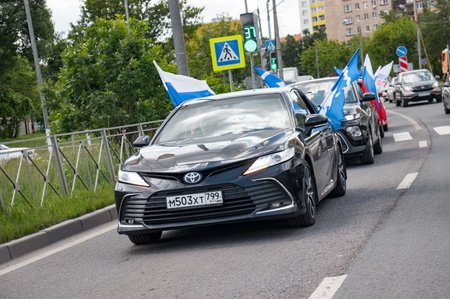 В Щёлкове единороссы отметили День России автопробегом, выставкой и концертами