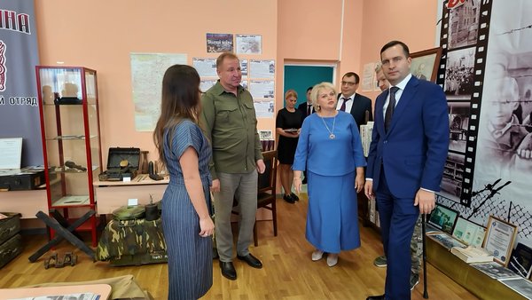 Глава в гимназии №2_1.mxf_snapshot_00.08_[2025.06.17_15.43.19]