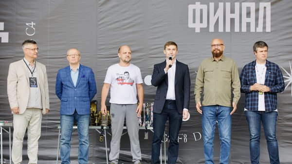 Депутат Госдумы Александр Толмачëв открыл шахматный турнир в усадьбе Гребнево