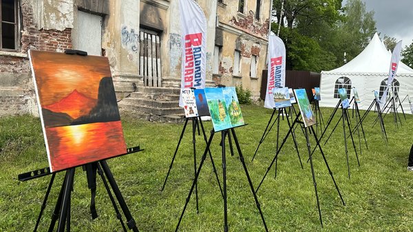 Подмосковная «Молодая Гвардия» дала старт благотворительному аукциону по продаже картин