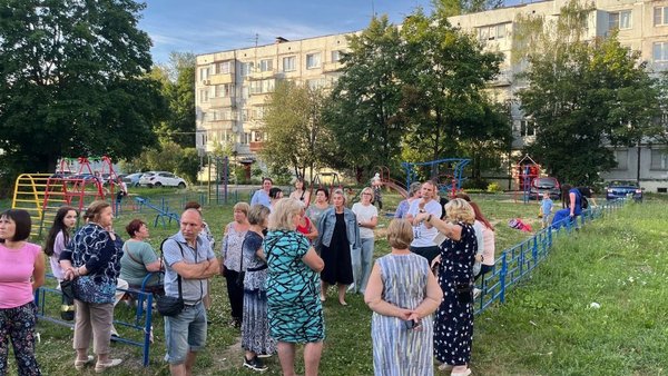 Марина Баева провела встречу с жителями домов улицы Беляева
