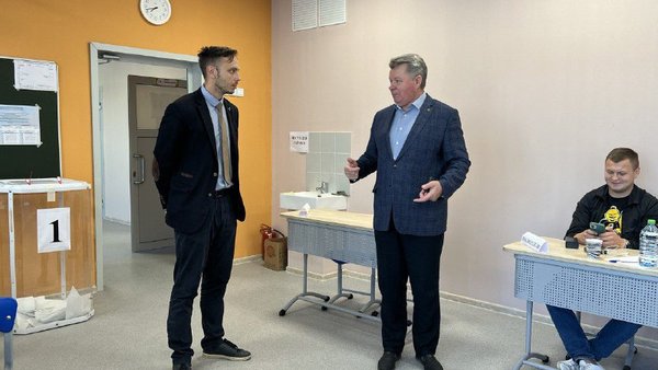 Николай Черкасов посетил школу №13 в микрорайоне Бахчиванджи