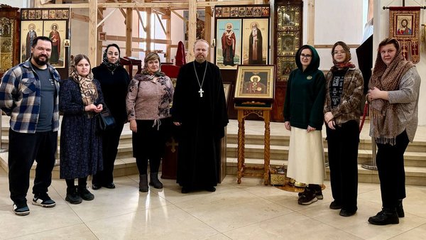 При поддержке партийного проекта «Женское движение» прошла «Семейная гостиная» в Храме иконы Божией Матери Державной