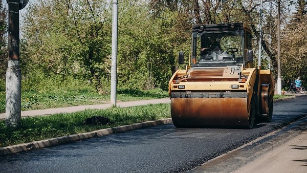 В этом году мы будем ремонтировать дороги в два этапа.