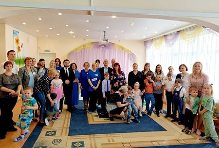 Порядка 300 подарков передали воспитанникам детского сада «Росинка»