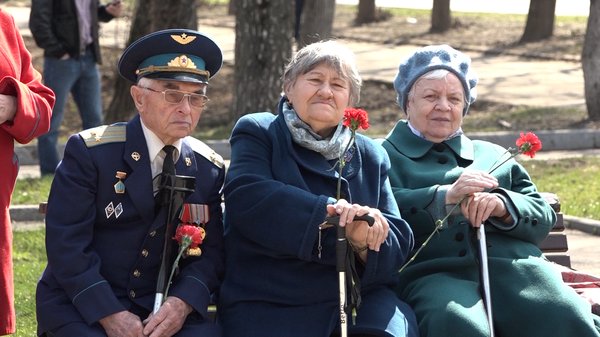 В микрорайоне Щёлково-7 прошёл памятный митинг, посвящённый 62-ой годовщине со дня первого полёта человека в космос.