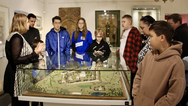 Экскурсию для детей организовали сторонники партии «Единая Россия»