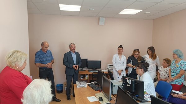 Владимир Шапкин провёл встречу с коллективом поликлиники в посёлке Новый городок