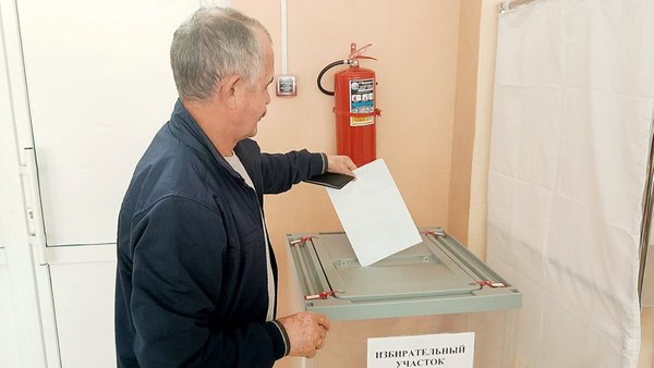 Депутат Мособлдумы проголосовал на участке в Щёлковском Монине