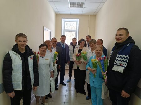 Владимир Шапкин поздравил щёлковских медиков с 8 Марта