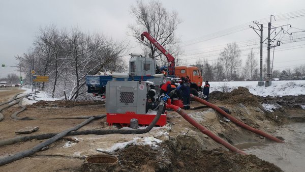 Работы по восстановлению канализационного коллектора в городе Щелково продолжаются