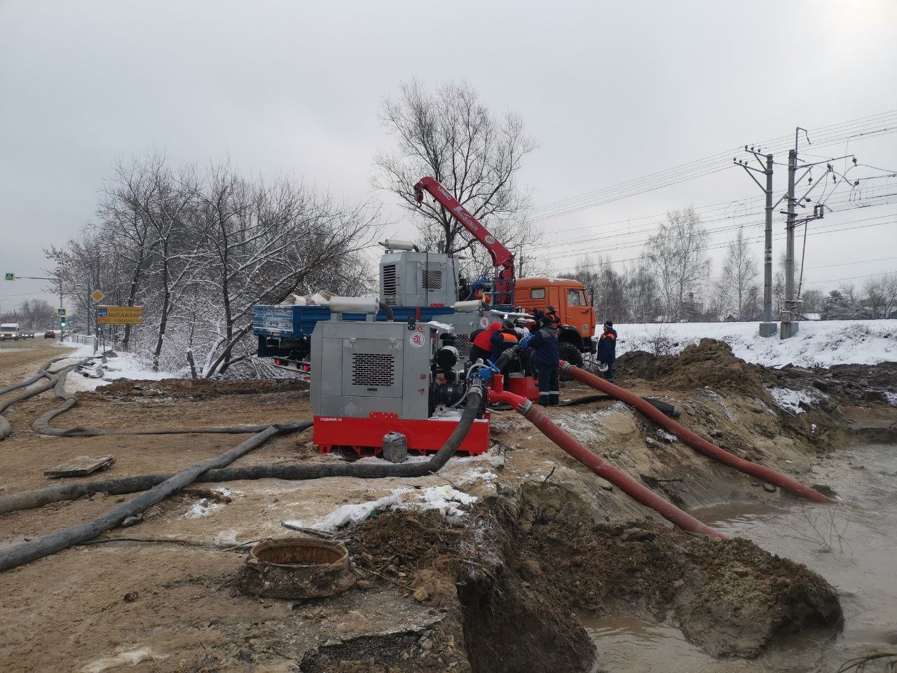 Работы по восстановлению канализационного коллектора в городе Щелково  продолжаются - Щёлковское ТВ