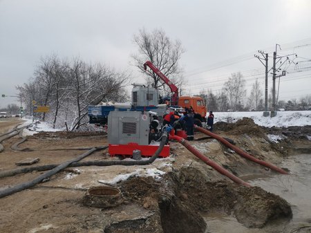 Работы по восстановлению канализационного коллектора в городе Щелково продолжаются