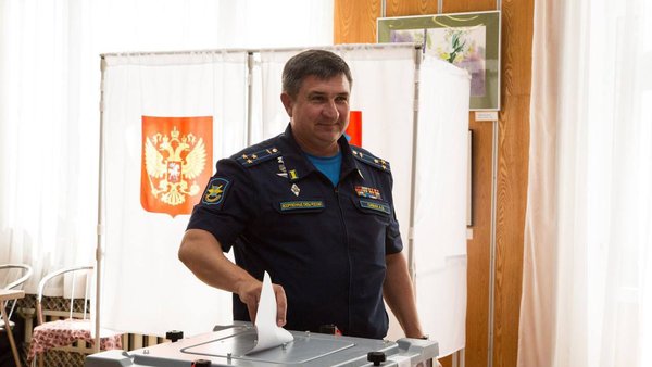 Свой голос на выборах в Совет депутатов отдал Командир Чкаловской дивизии Андрей Симак