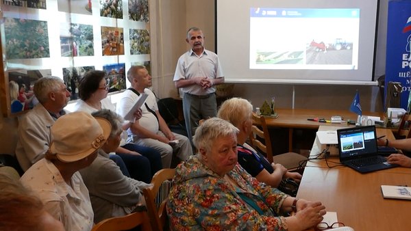 Депутат Мособлдумы Владимир Шапкин выступил с отчётом в районном Союзе садоводов
