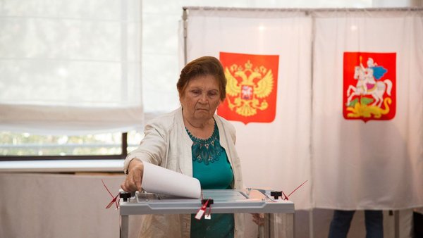 Вдова Героя Советского Союза и космонавта Надежда Малышева проголосовала в Звездном городке