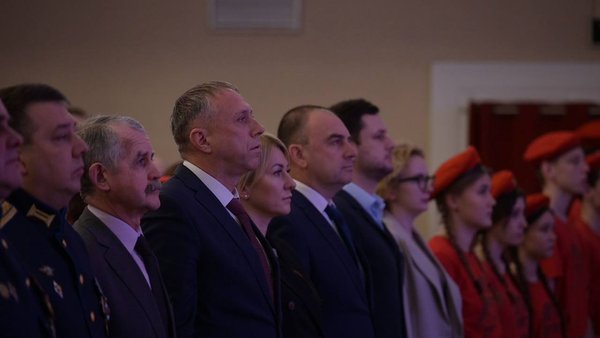 Владимир Шапкин принял участие в торжественном вручении почетных наград
