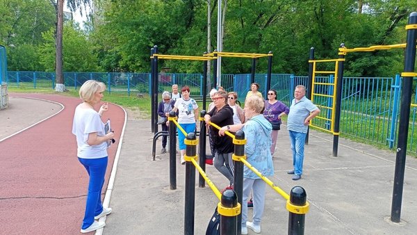 Елена Вороницына встретилась с коллективом проекта «Активное долголетие»