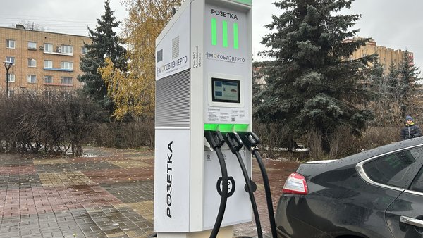 Зарядить электромобиль мощностью 150 кВт можно всего за 20-40 минут