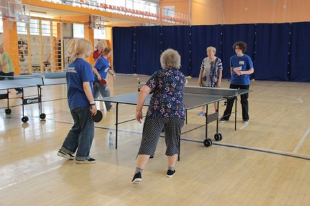 Тренировка по пинг-понгу прошла в рамках проекта «Старшее поколение»