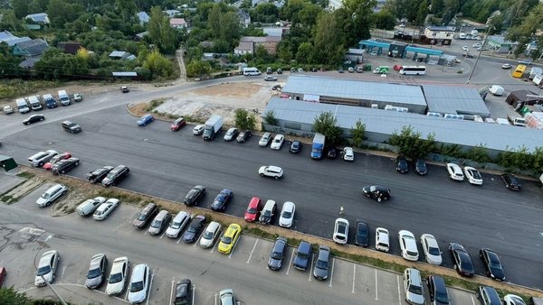 В микрорайоне Финский появилась долгожданная парковка на 200 машин.