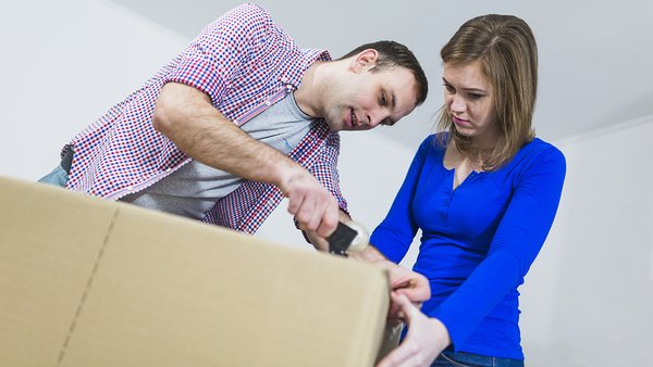 beautiful-couple-sealing-box