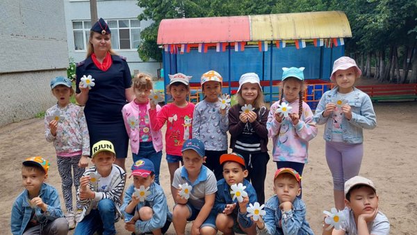 Сотрудники Госавтоинспекции провели мероприятие по популяризации использования световозвращающих элементов