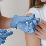 doctor-with-gloves-preparing