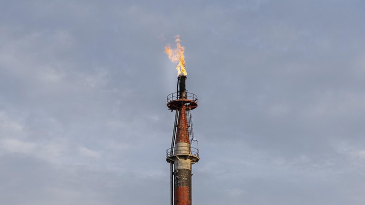 environmental-pollution-industry-exterior-daylight