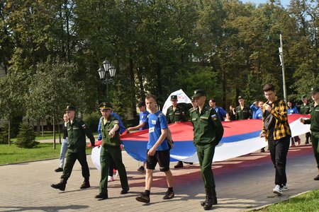День флага в Щёлкове отметили торжественным парадом с флагом России